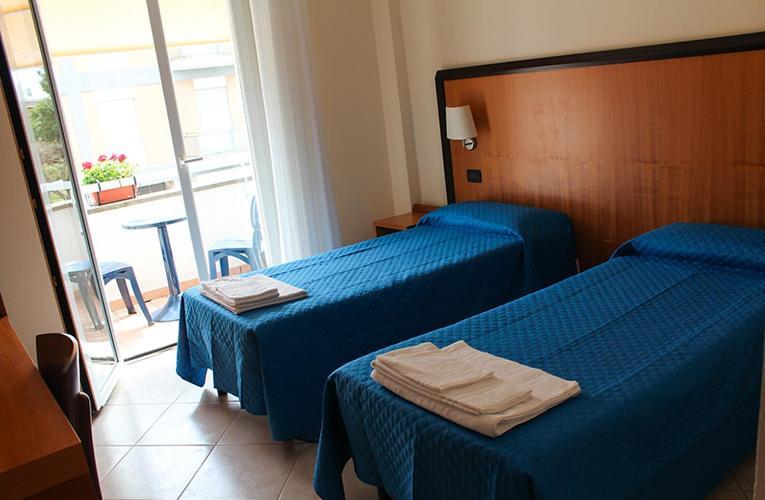 Hotel Mare Azzurro Terracina Exterior photo